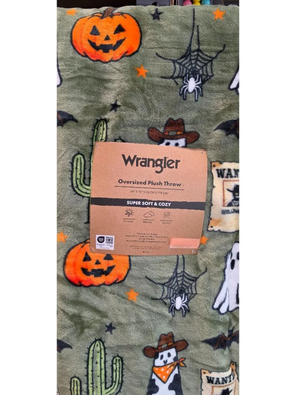 Wrangler Halloween Ghosts, Pumpkins, Bats Plush Throw Blanket